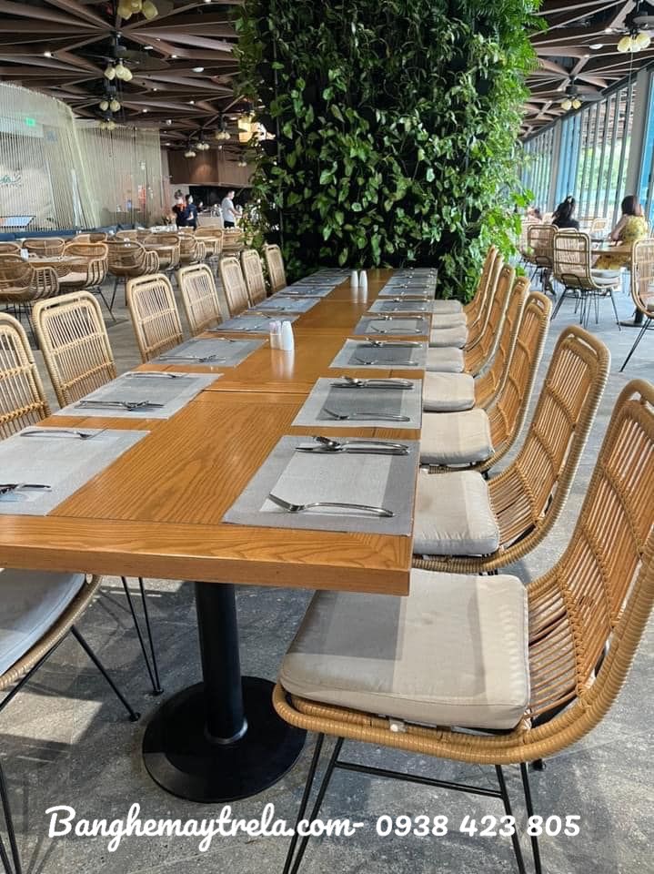 Ghế mây tre đan chân sắt cafe